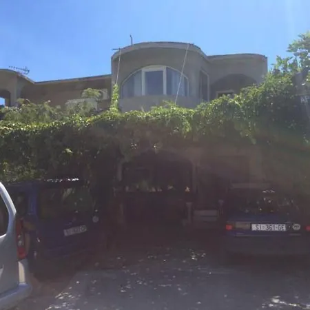 Tanja- Close To The Sea Apartment Tisno